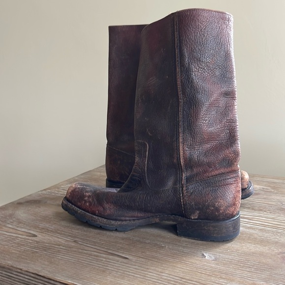 Frye, brown distressed leather boot, size 8 - Picture 2 of 5